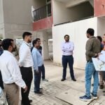 पीएम आवास योजना के कार्यों का निगमायुक्त ने किया निरीक्षण, 15 दिन में बिजली कनेक्शन के निर्देश